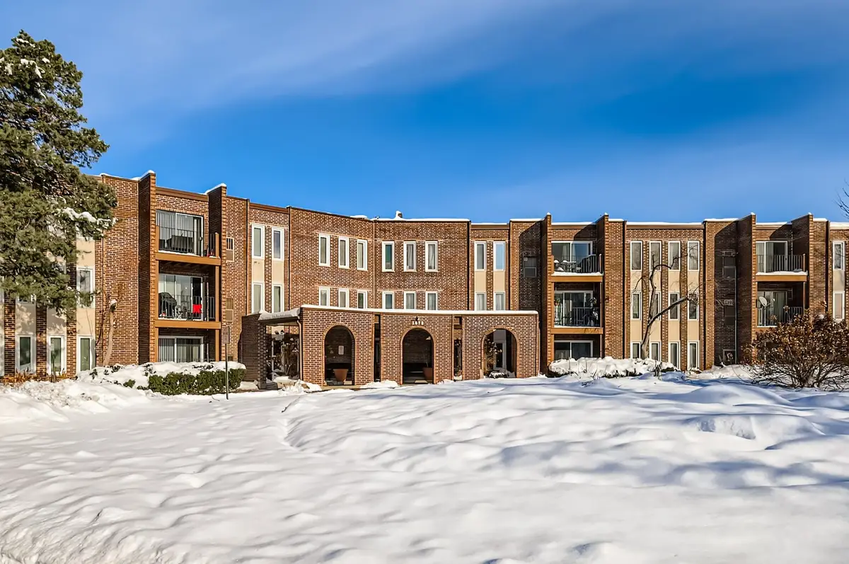 1575 Sandpebble Drive #113, Wheeling, IL 60090 - Image #1