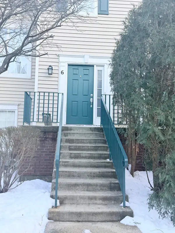 1126 Village Center Parkway #6, Aurora, IL 60506