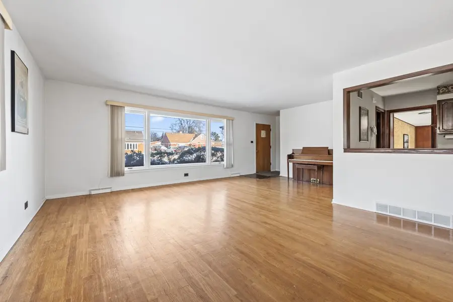 10113 W Palmer Avenue, Melrose Park, IL 60164 - Image #2