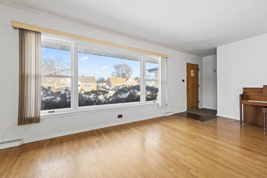 10113 W Palmer Avenue, Melrose Park, IL 60164 - Image #3