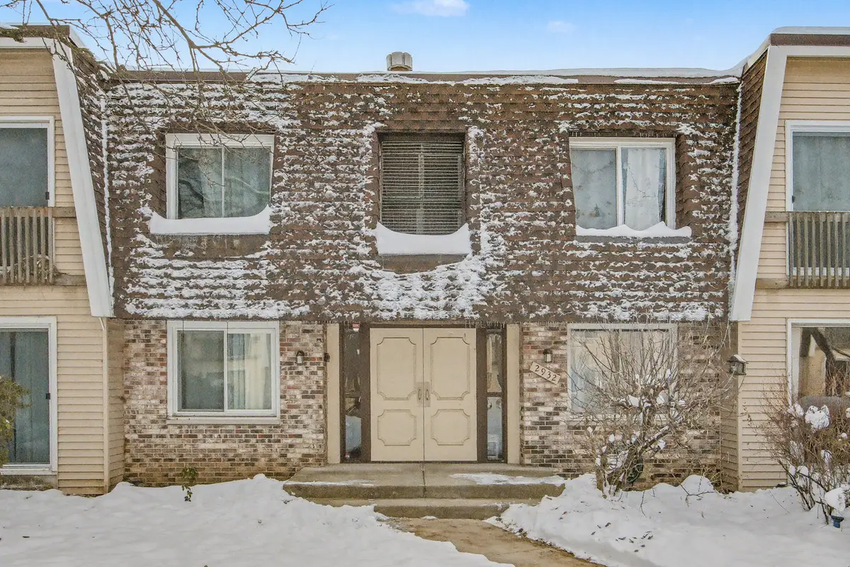 2932 Roberts Drive #7, Woodridge, IL 60517 - Image #1