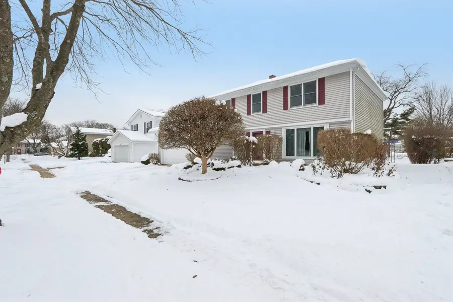 690 Dunhill Drive, Buffalo Grove, IL 60089 - Image #2