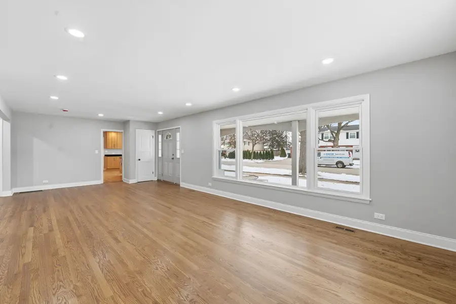 1220 N Hamlin Avenue, Park Ridge, IL 60068 - Image #3