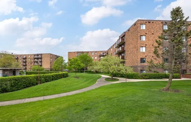 850 Wellington Avenue #304, Elk Grove Village, IL 60007 - Image #2