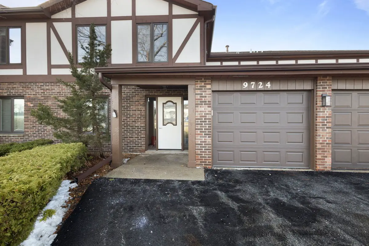 9724 W Creek Road #E2, Palos Park, IL 60464 - Image #1