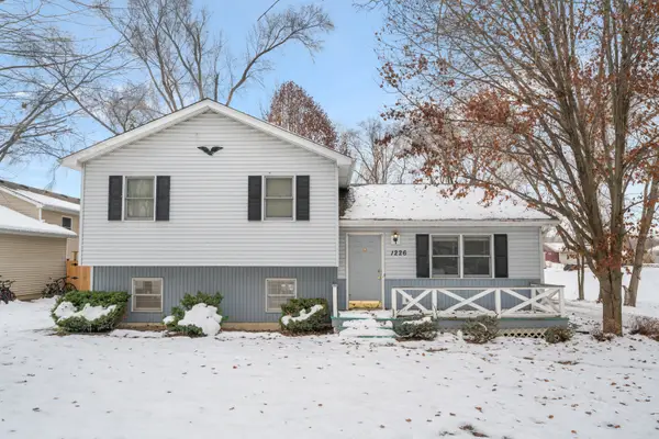 1226 Lakewood Drive, Lake Holiday, IL 60552