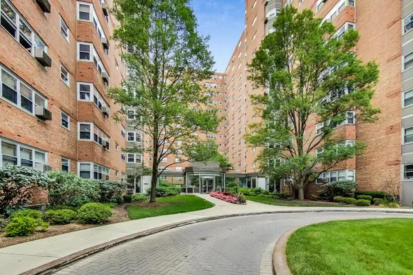 4950 N Marine Drive #1402, Chicago, IL 60640