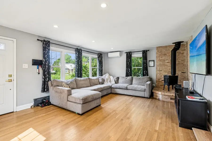 1656 Harding Road, Northfield, IL 60093 - Image #2