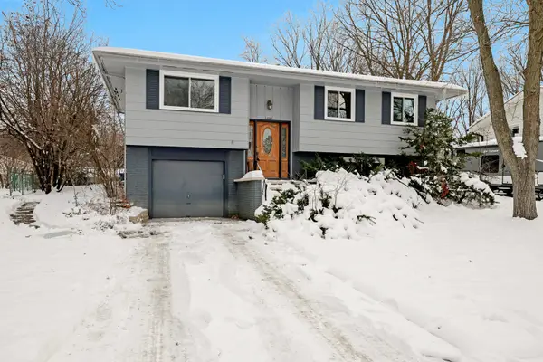 1835 W Weathersfield Way, Schaumburg, IL 60193