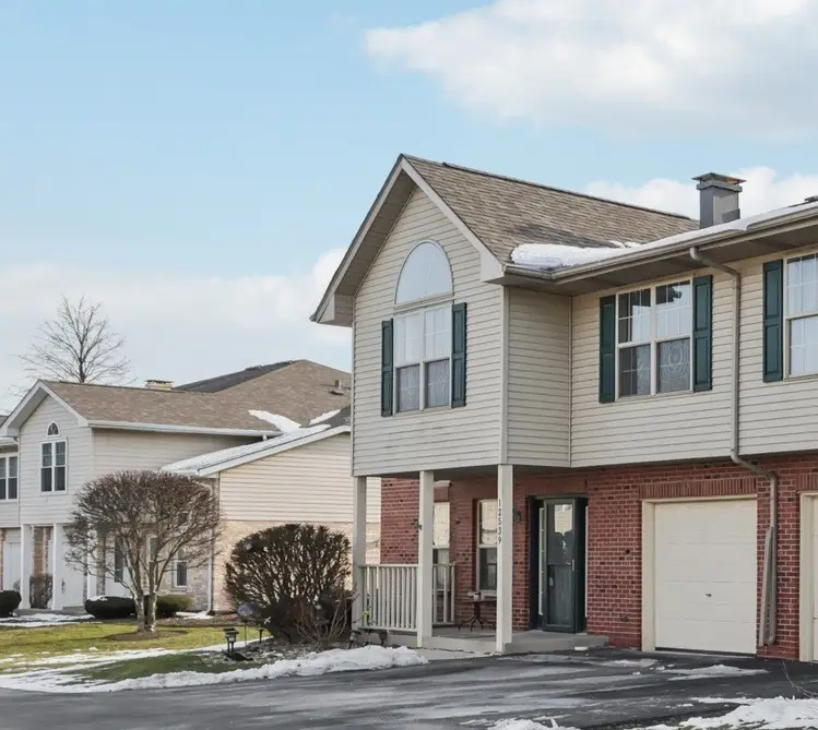 12539 S Quinn Drive #402, Alsip, IL 60803 - Image #1