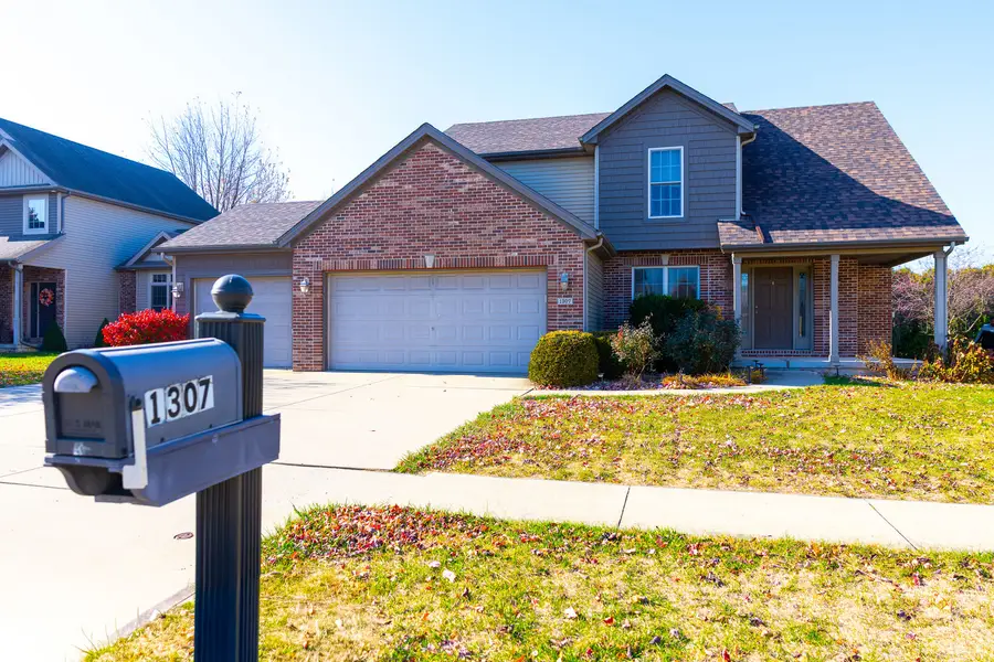 1307 Longford Lane, Bloomington, IL 61704 - Image #2