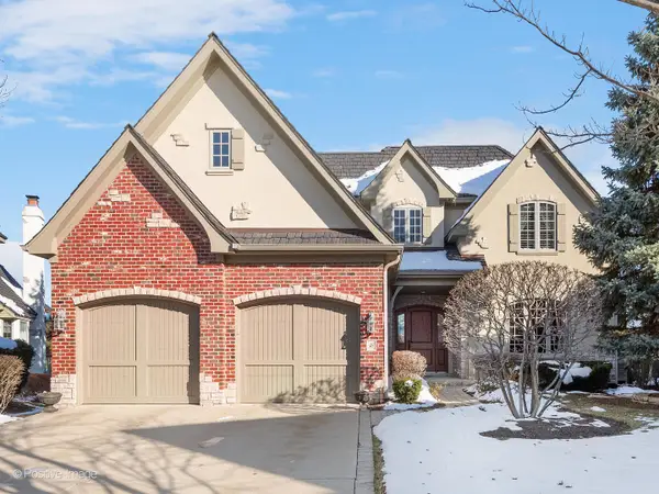 48 Forest Gate Circle, Oak Brook, IL 60523
