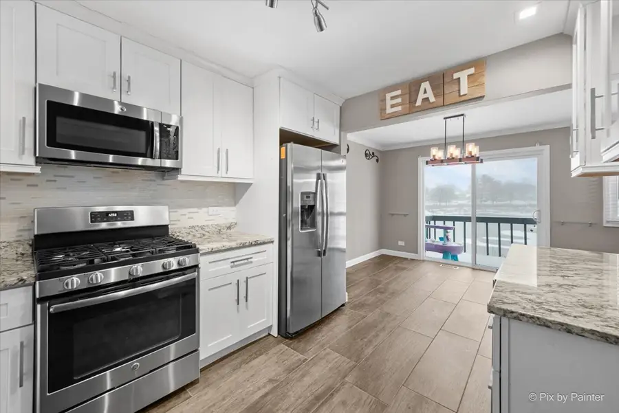 215 Lakeshore Lane, Bloomingdale, IL 60108 - Image #2