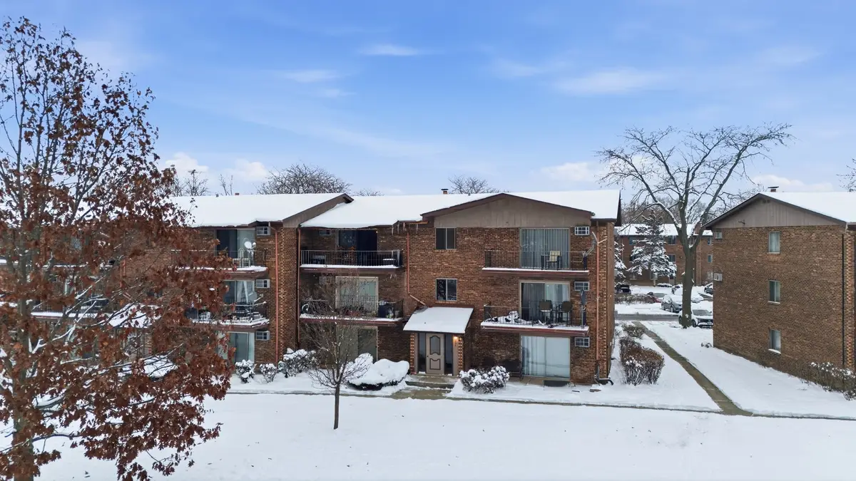 2556 Waterbury Drive #1905, Woodridge, IL 60517 - Image #1