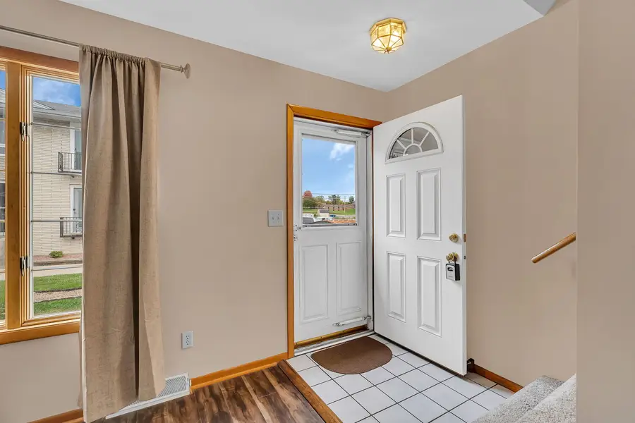 613 E 3rd Street, Lockport, IL 60441 - Image #3