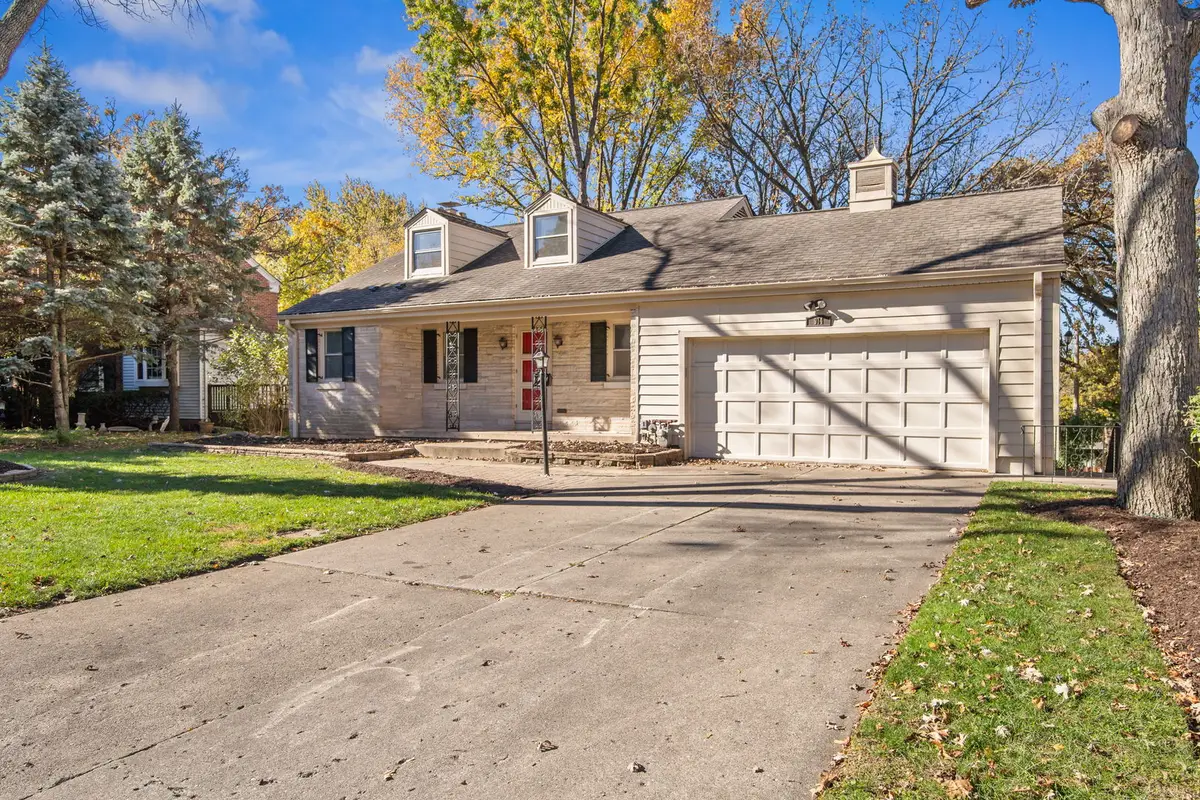 914 Brook Street, Elgin, IL 60120 - Image #1