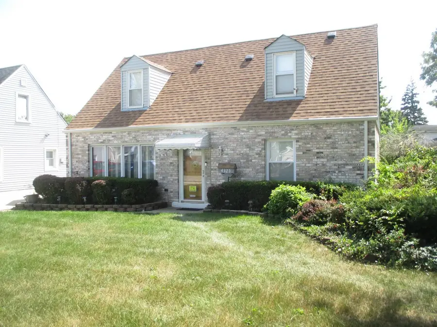4325 W 99th Place, Oak Lawn, IL 60453 - Image #2