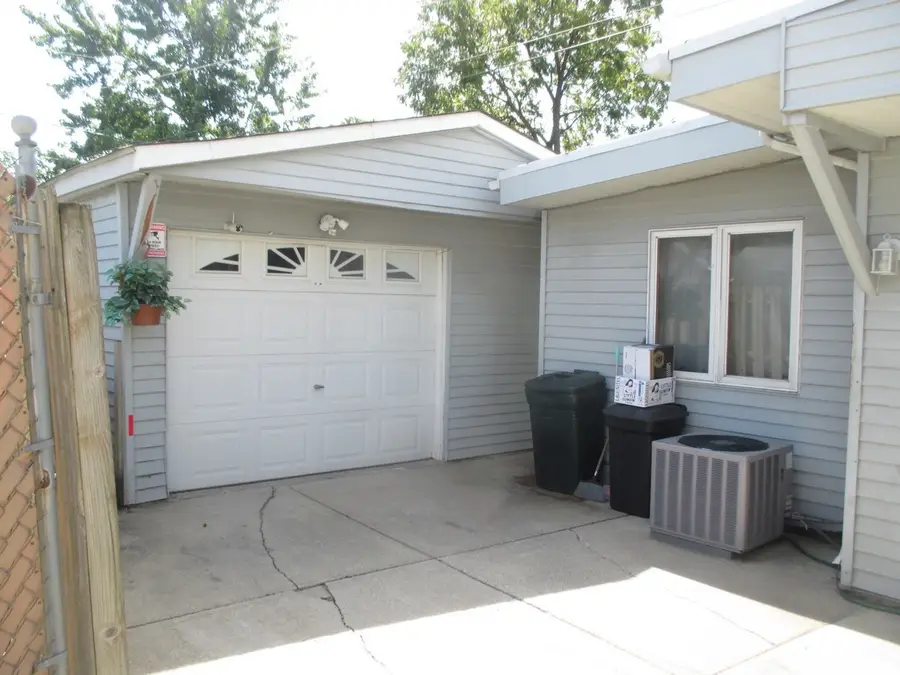 4325 W 99th Place, Oak Lawn, IL 60453 - Image #3