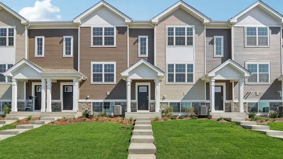 921 Briar Glen Court, Hampshire, IL 60140 - Image #2