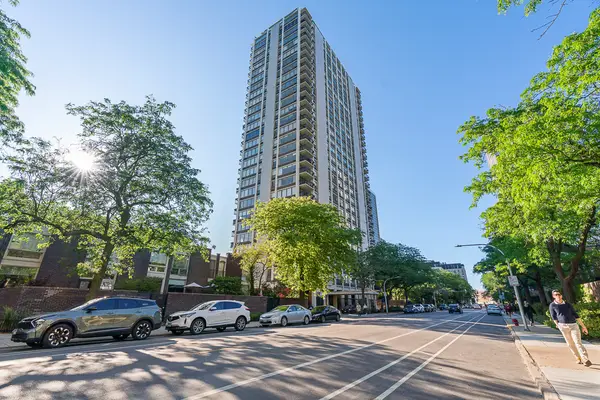 1455 N Sandburg Terrace #2907B, Chicago, IL 60610