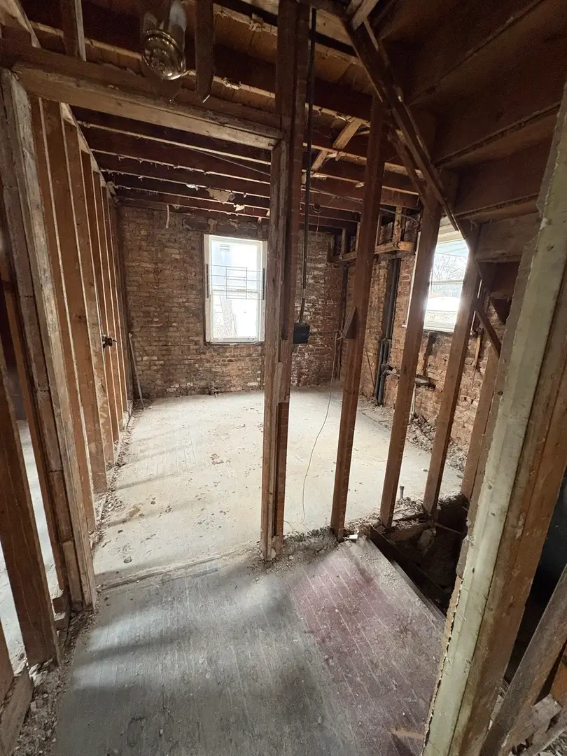 8325 S Cregier Avenue, Chicago, IL 60617 - Image #3