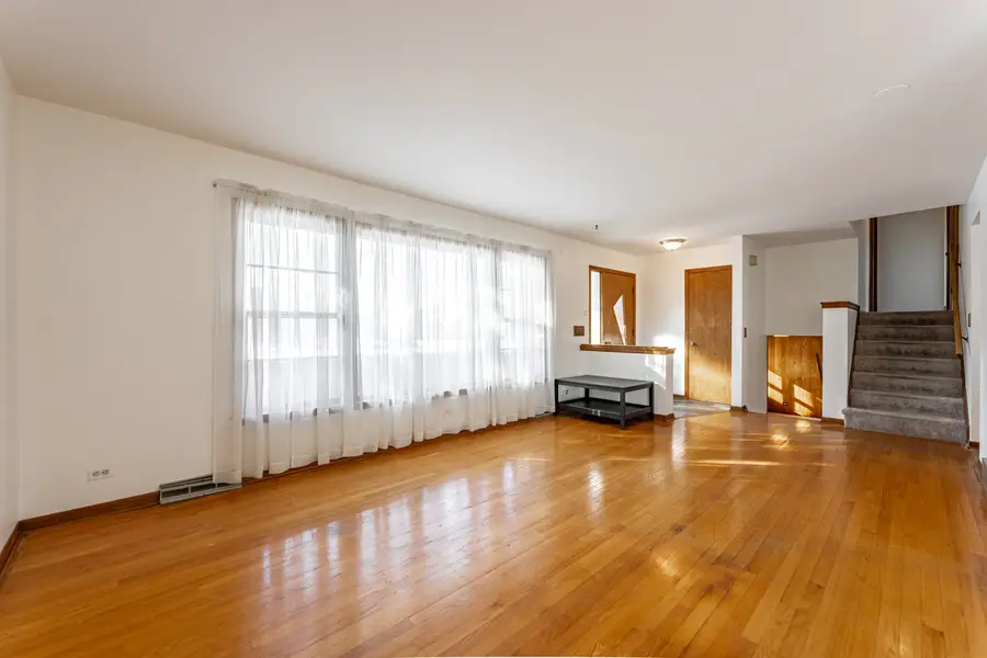 910 E Kimber Drive, Arlington Heights, IL 60005 - #3