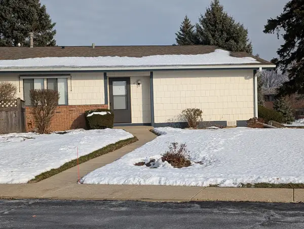 4712 W Oakwood Drive #4, McHenry, IL 60050