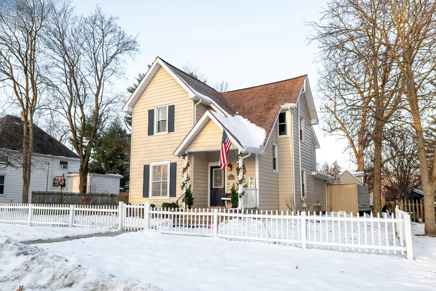 371 S Madison Street, Oswego, IL 60543 - Image #2