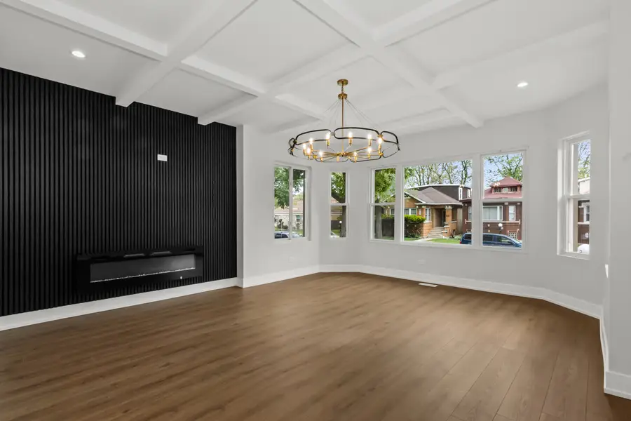 8114 S Paxton Avenue, Chicago, IL 60617 - Image #3