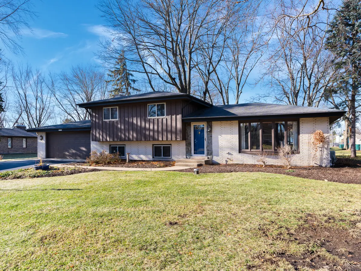 10S144 Ridge Road, Naperville, IL 60565 - Image #1