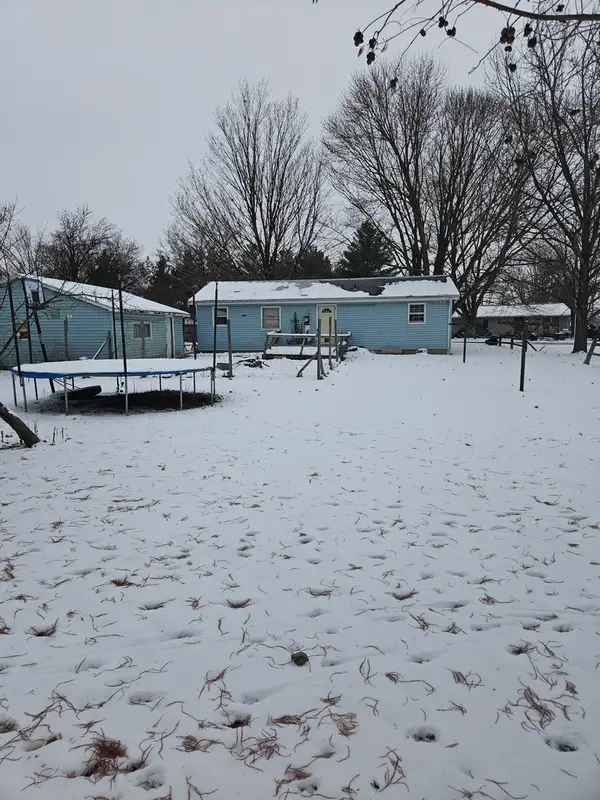 6334 Bonnie Avenue, Paris, IL 61944