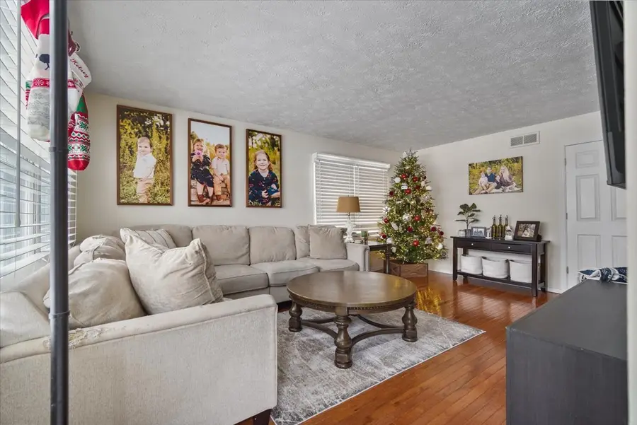 2 Yew Court, Bloomington, IL 61701 - Image #3