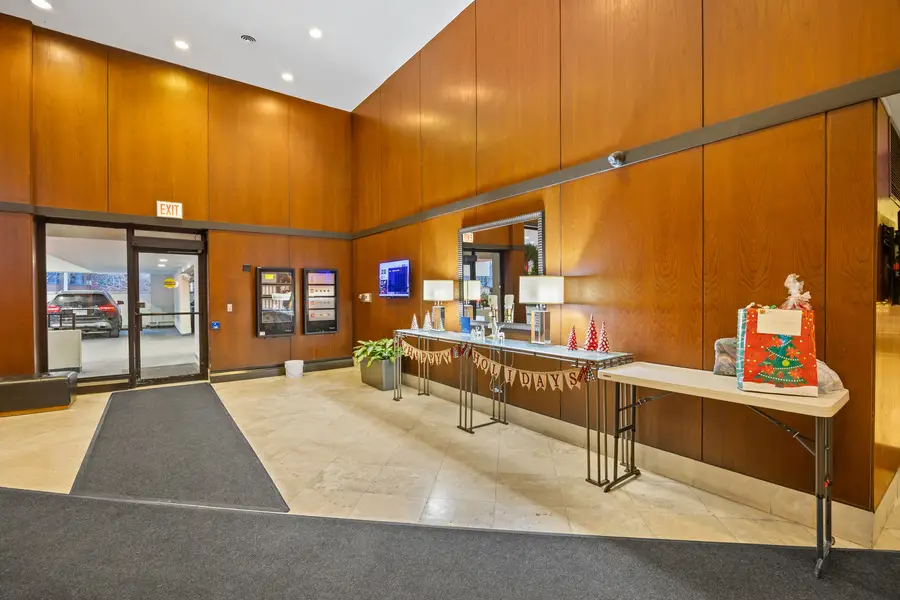 5100 N Marine Drive #17L, Chicago, IL 60640 - Image #3