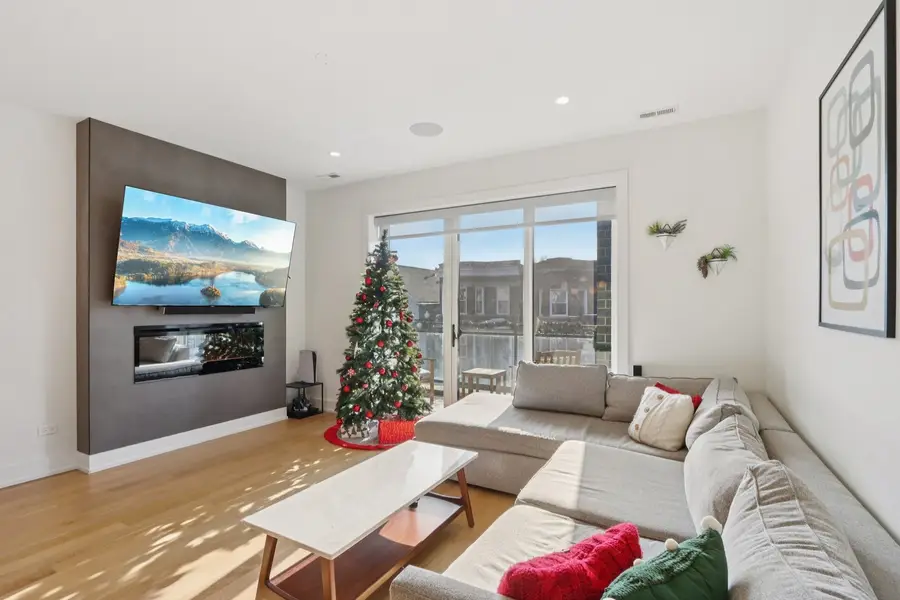 3616 W Diversey Avenue #2W, Chicago, IL 60647 - Image #3