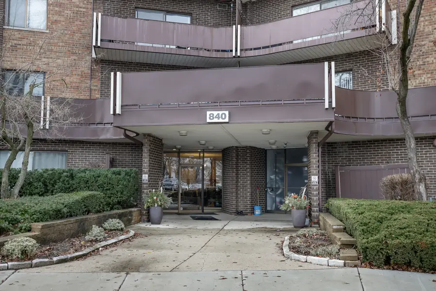 840 Wellington Avenue #306, Elk Grove Village, IL 60007 - Image #2