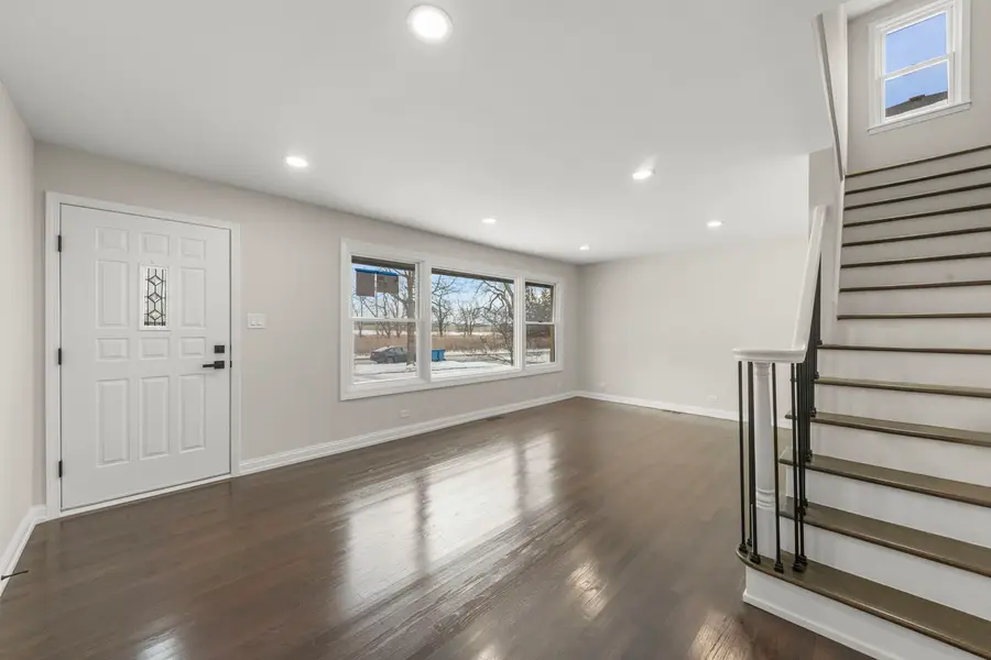 956 S Cadwell Avenue, Elmhurst, IL 60126 - Image #3