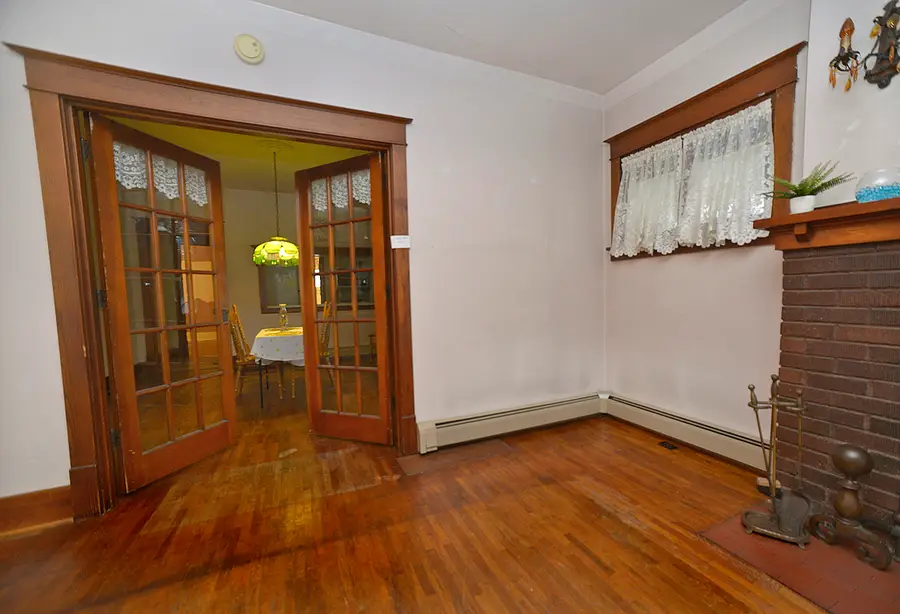 221 E Grove Street, Utica, IL 61373 - Image #3