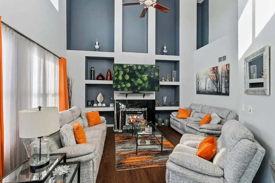 737 W St Johns Place, Addison, IL 60101 - Image #2