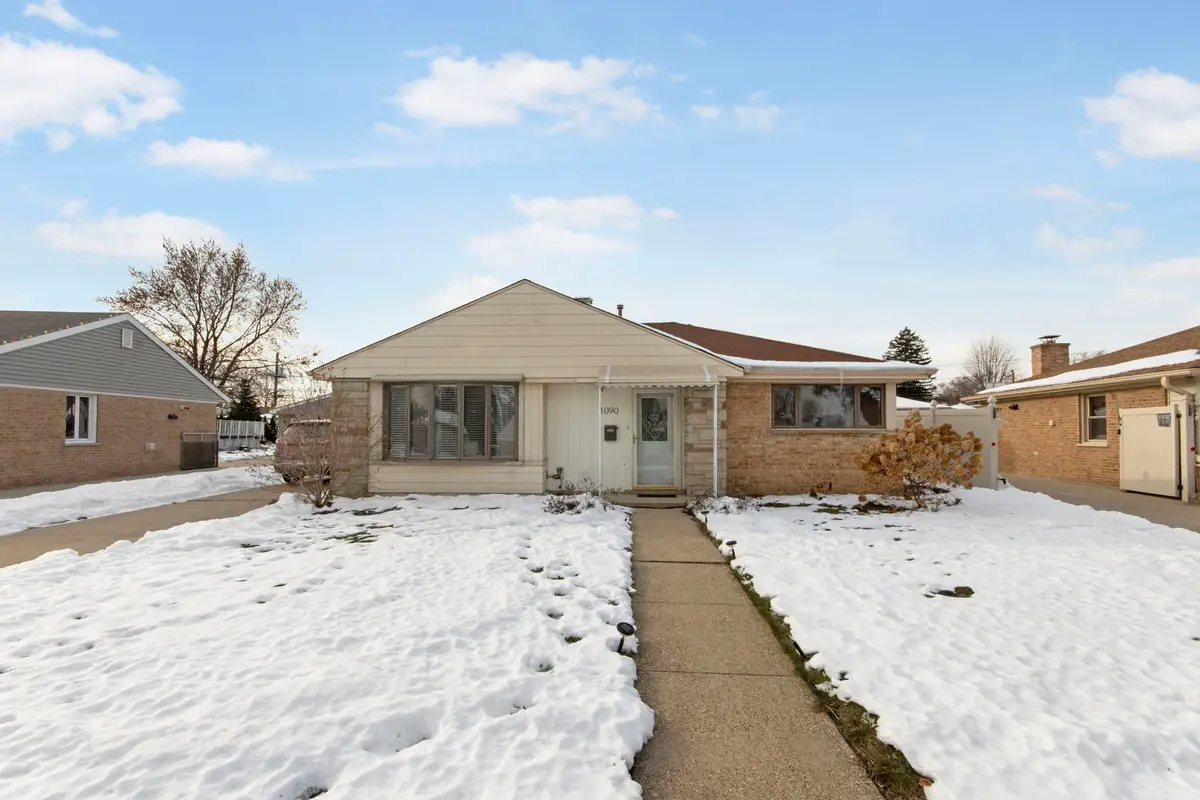 1090 W Grant Drive, Des Plaines, IL 60016 - Image #1
