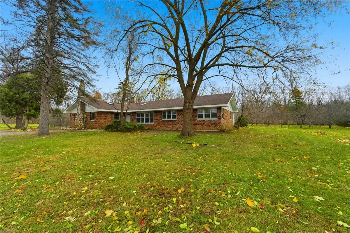 6N879 Dunham Road, Wayne, IL 60184 - Image #1