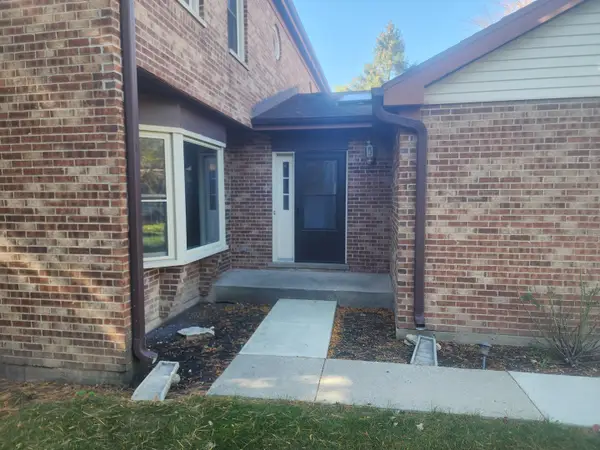 1612 N Windsor Drive, Arlington Heights, IL 60004