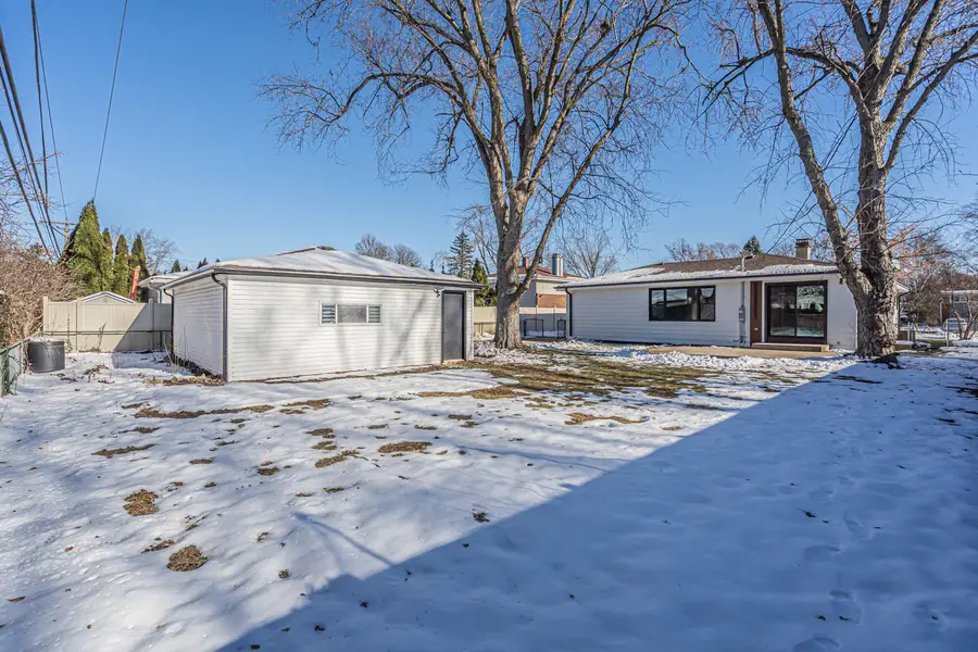 1408 N Burning Bush Lane, Mount Prospect, IL 60056 - Image #3