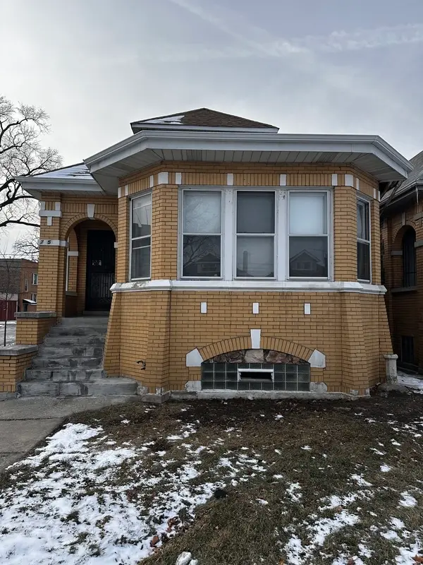7156 S Artesian Avenue, Chicago, IL 60629