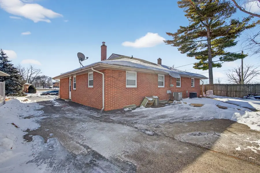 2527 Holmes Street, Rockford, IL 61108 - Image #3