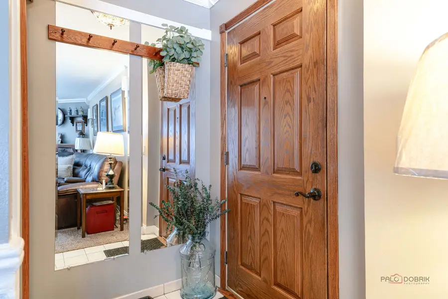 1157 Middlebury Lane #B1, Wheeling, IL 60090 - Image #2