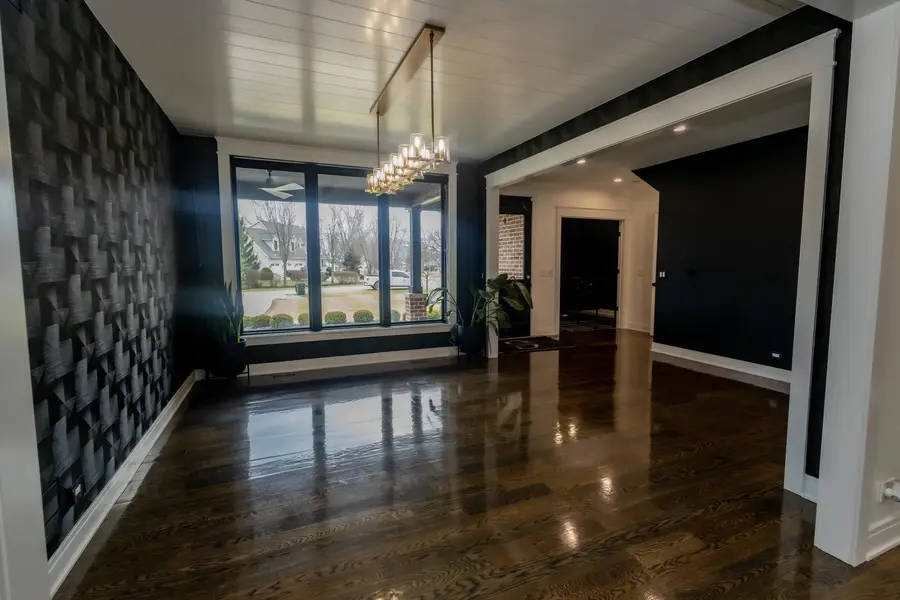 740 67th Place, Willowbrook, IL 60527 - Image #2