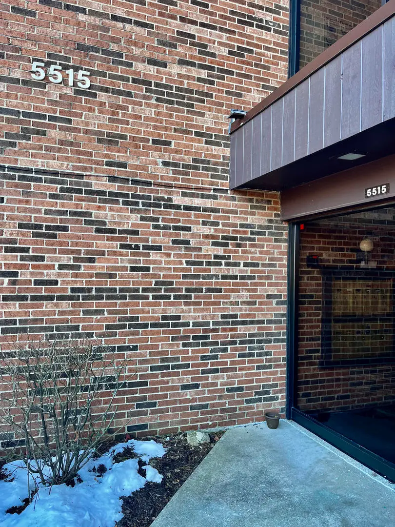 5515 Cromwell Lane #M2, Oak Forest, IL 60452 - Image #2