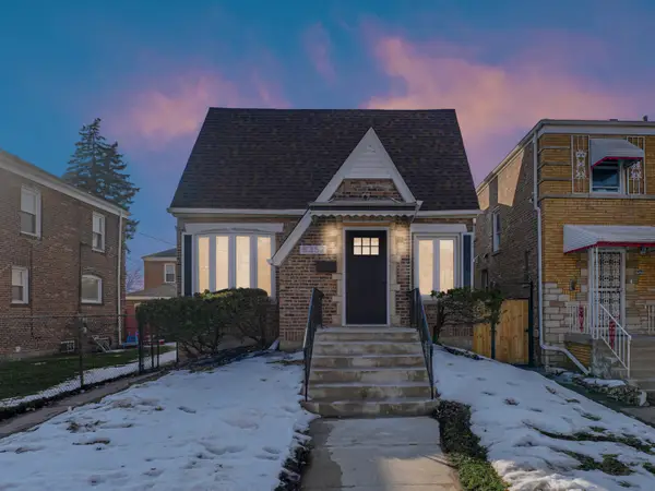 8352 S Saint Lawrence Avenue, Chicago, IL 60619