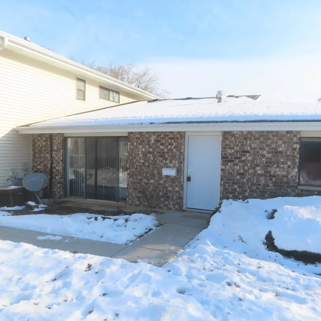 1305 Wakeby Lane #1305, Schaumburg, IL 60193 - Image #1