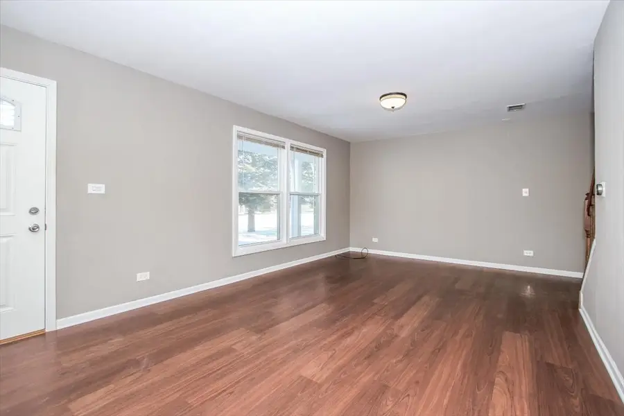 Address Withheld By Seller, Schaumburg, IL 60194 - Image #2